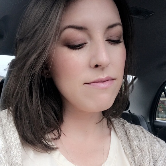 Meet your Posher, Amanda - Picture 1 of 1